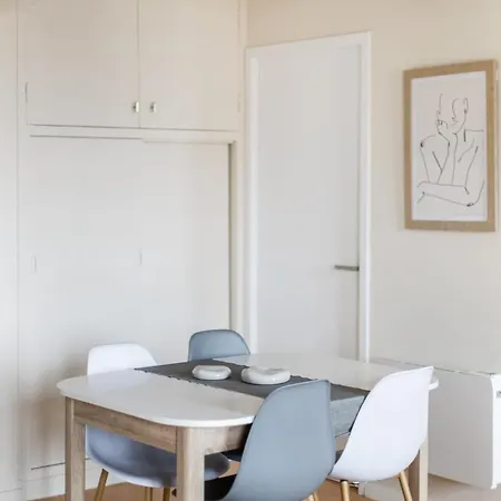 New! 2 Bed Apartment, Ac, Paid Street Parking, Balcony, Near The River * トゥールーズ