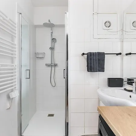 New! 2 Bed Apartment, Ac, Parking, Balcony, Near The River Apartment Toulouse