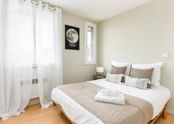 New! 2 Bed Apartment, Ac, Parking, Balcony, Near The River Apartment Toulouse